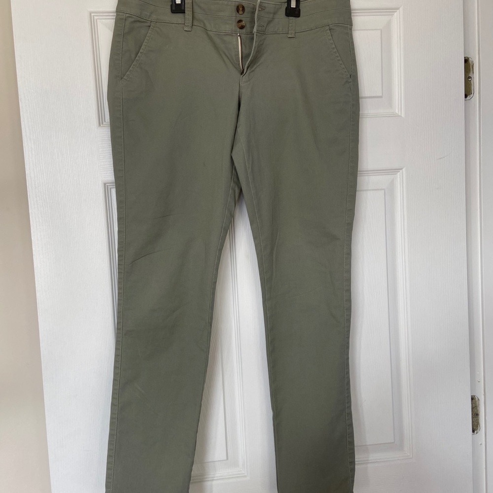 American Eagle Outfitters Sage Green Capris